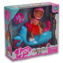 470551 MINI LALKA NA SKUTERZE W KASKU PEGAZ