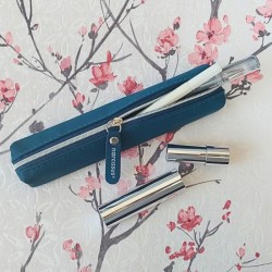 904792 PIÓRNIK MINI SATYNOWY NIEBIESKI SZAFIR SZTUKA RODZINNA