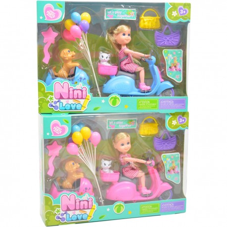 116035 MINI LALKA NA SKUTERZE Z AKCERORIAMI